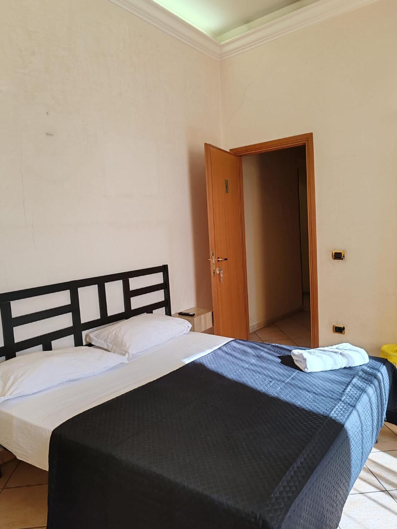 B&B Piazza Ragusa Рим Екстер'єр фото