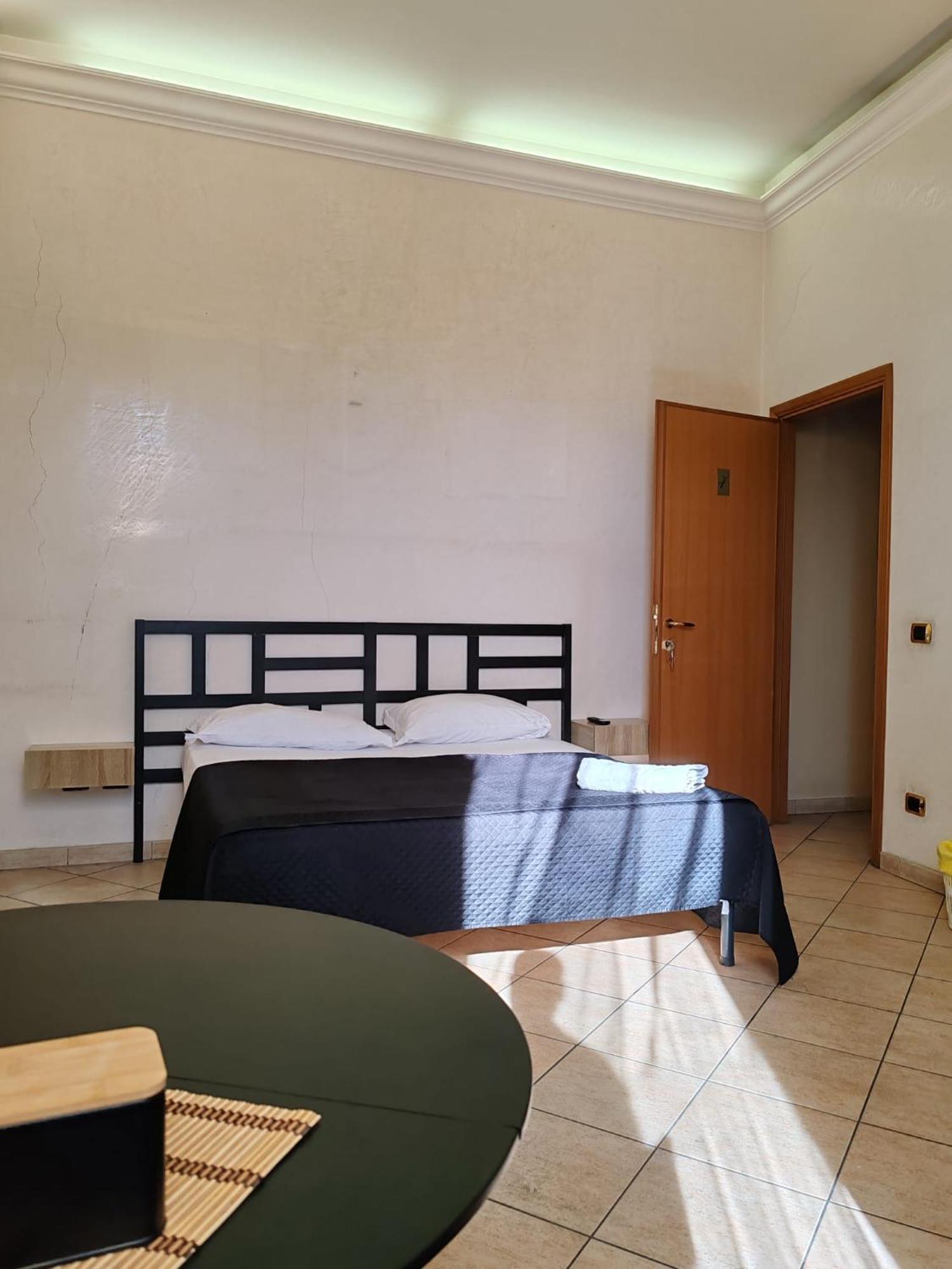 B&B Piazza Ragusa Рим Екстер'єр фото